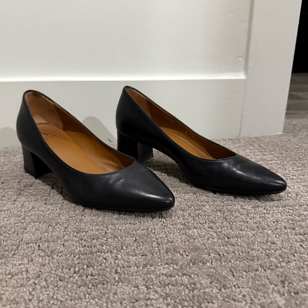 Like new Aquatalia Black Leather Pasha Pump - Size 6 - Picture 5 of 13